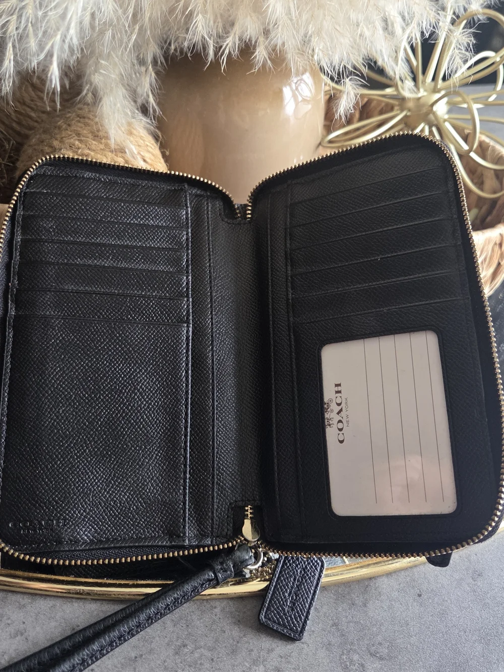 Coach New York Black Leather Accordion Wristlet Wallet Gold Hardware - Picture 8 of 17